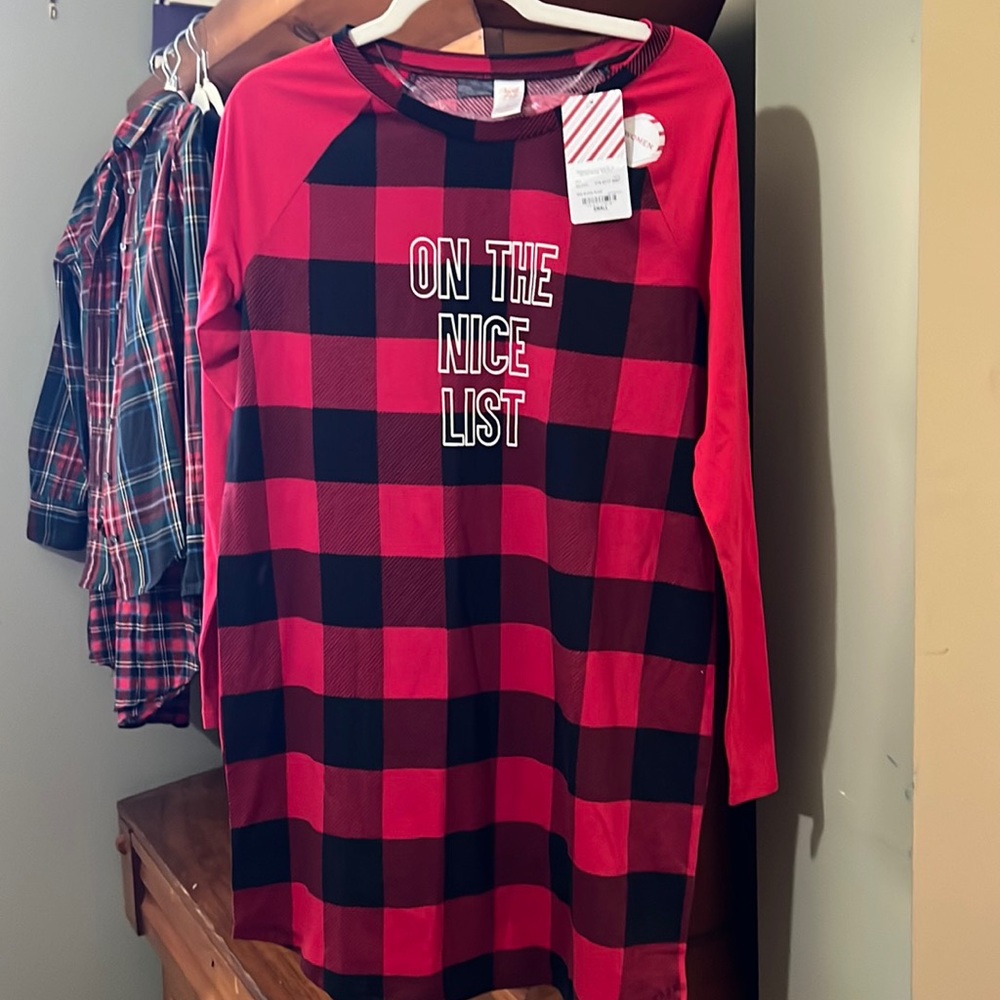 NWT Womens Christmas nightshirt